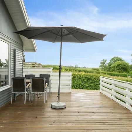 Blomma - 300m From The Sea By Interhome
